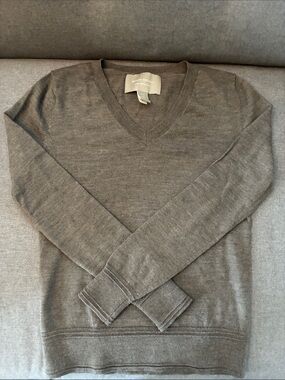 Banana Republic XS Merino Wool V-Neck Knit Sweater